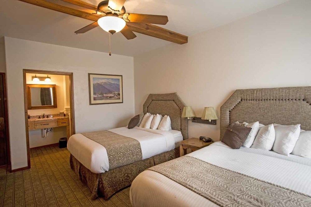 Table Mountain Inn Голден Экстерьер фото